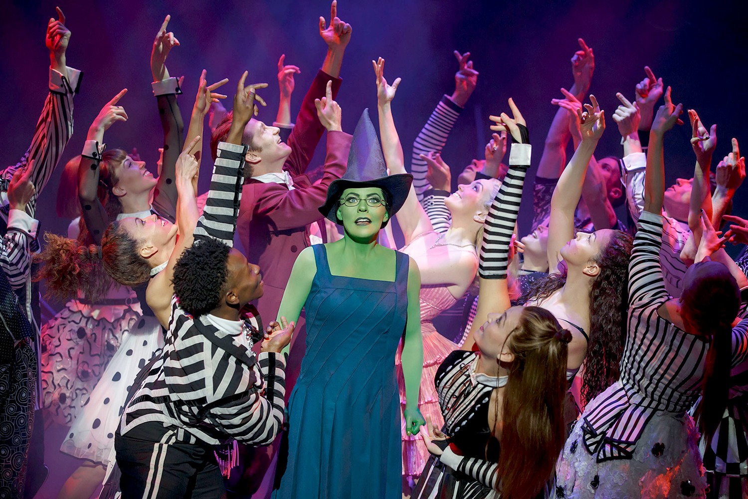 Mengapa Sekarang Saatnya Melihat Wicked di Broadway 